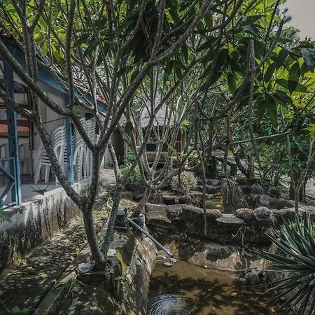 Reddoorz Near Pantai Florida Anyer Hotel Serang Exterior photo