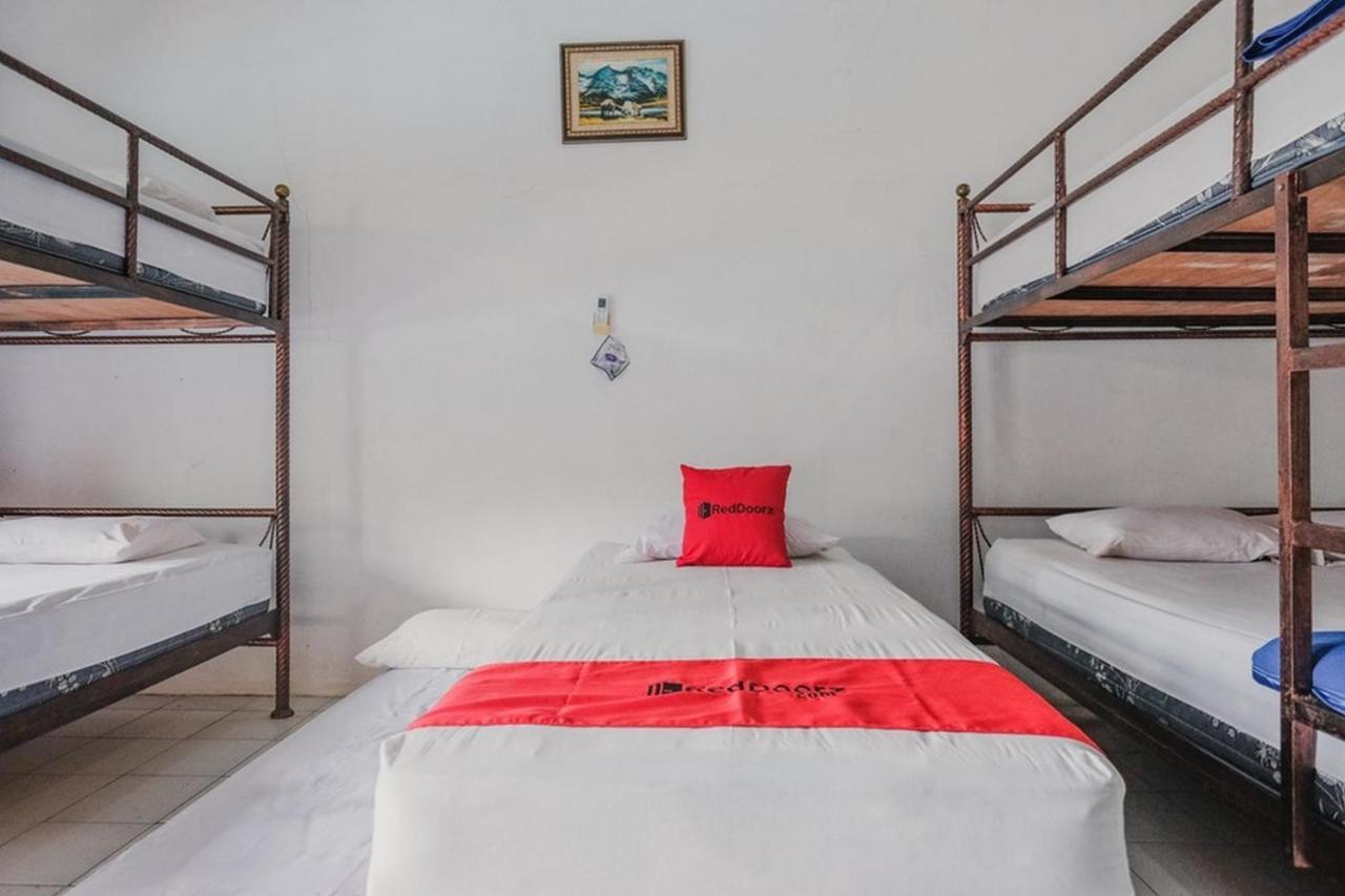 Reddoorz Near Pantai Florida Anyer Hotel Serang Exterior photo