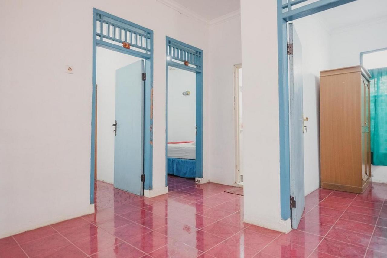 Reddoorz Near Pantai Florida Anyer Hotel Serang Exterior photo