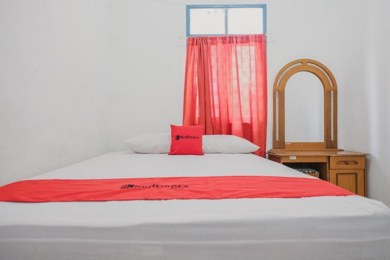 Reddoorz Near Pantai Florida Anyer Hotel Serang Exterior photo
