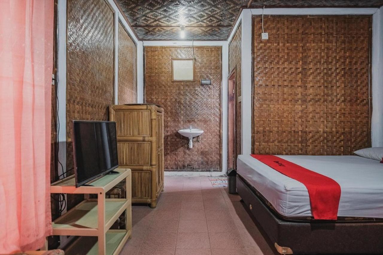 Reddoorz Near Pantai Florida Anyer Hotel Serang Exterior photo