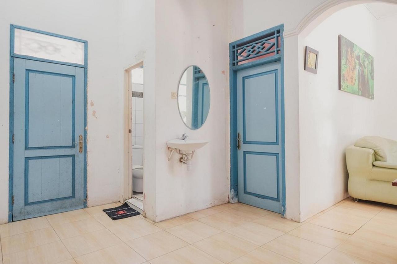 Reddoorz Near Pantai Florida Anyer Hotel Serang Exterior photo