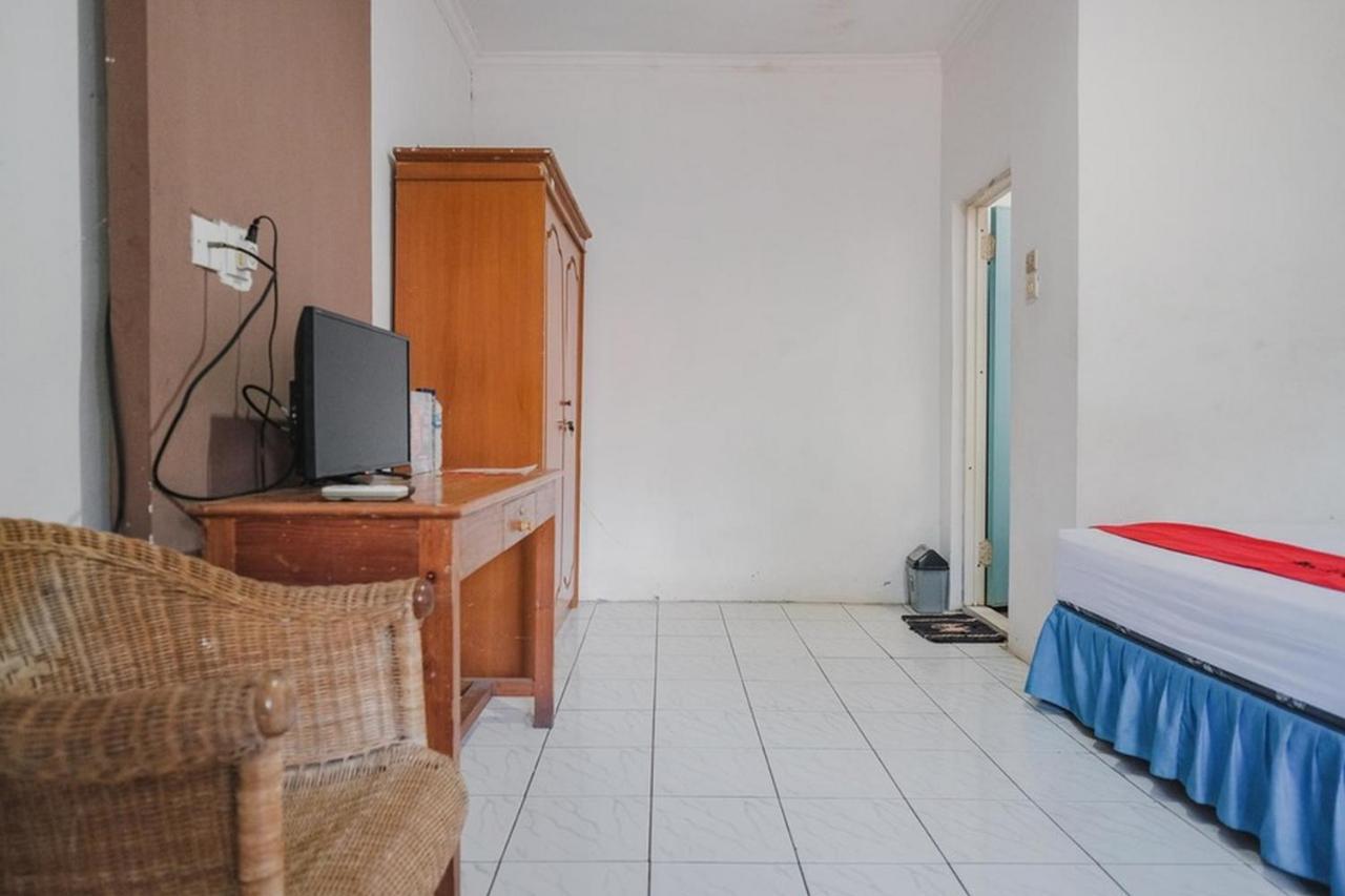 Reddoorz Near Pantai Florida Anyer Hotel Serang Exterior photo