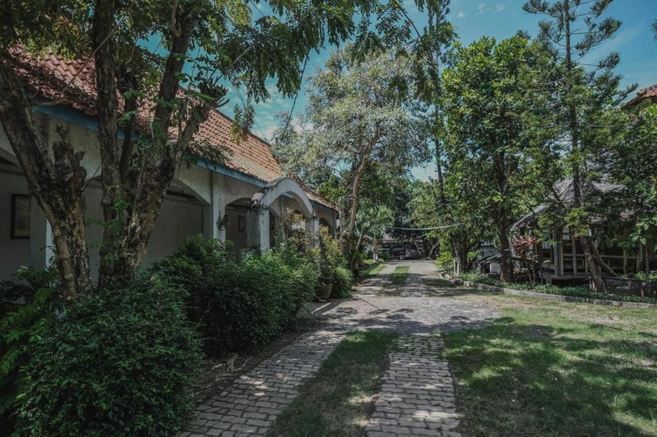 Reddoorz Near Pantai Florida Anyer Hotel Serang Exterior photo