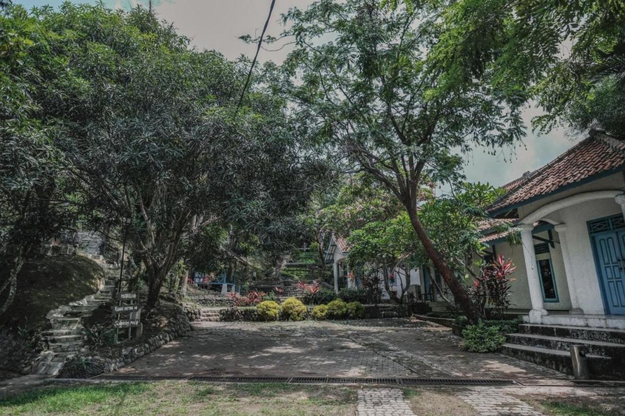 Reddoorz Near Pantai Florida Anyer Hotel Serang Exterior photo