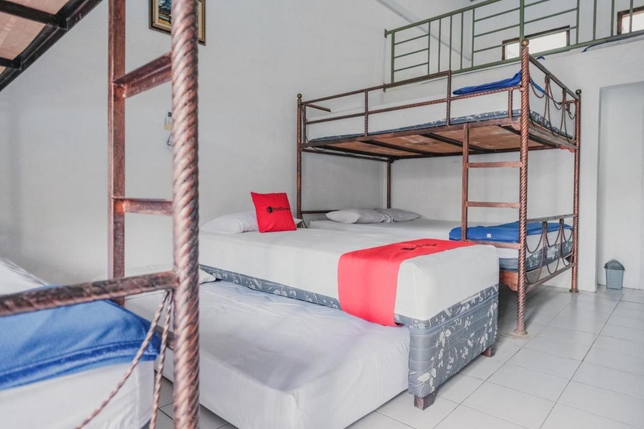 Reddoorz Near Pantai Florida Anyer Hotel Serang Exterior photo