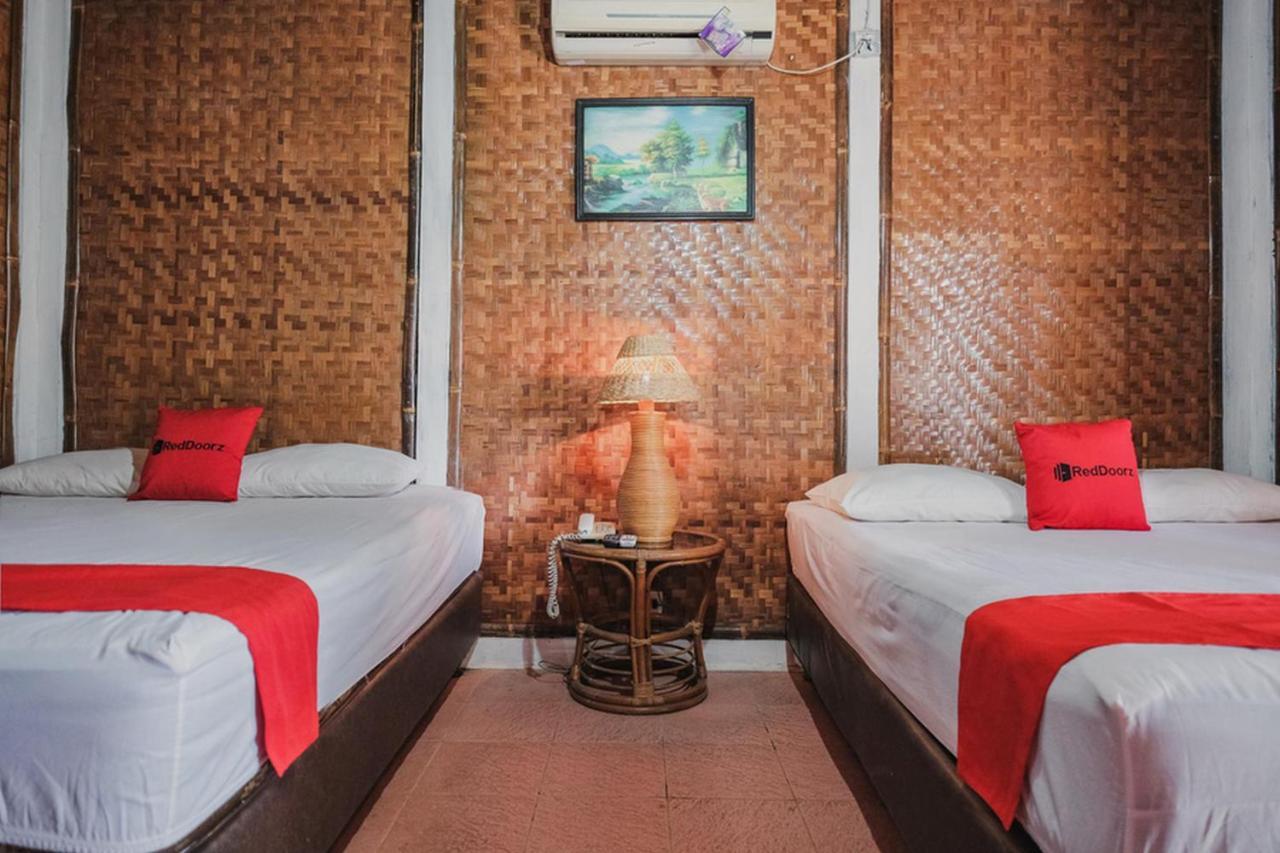 Reddoorz Near Pantai Florida Anyer Hotel Serang Exterior photo