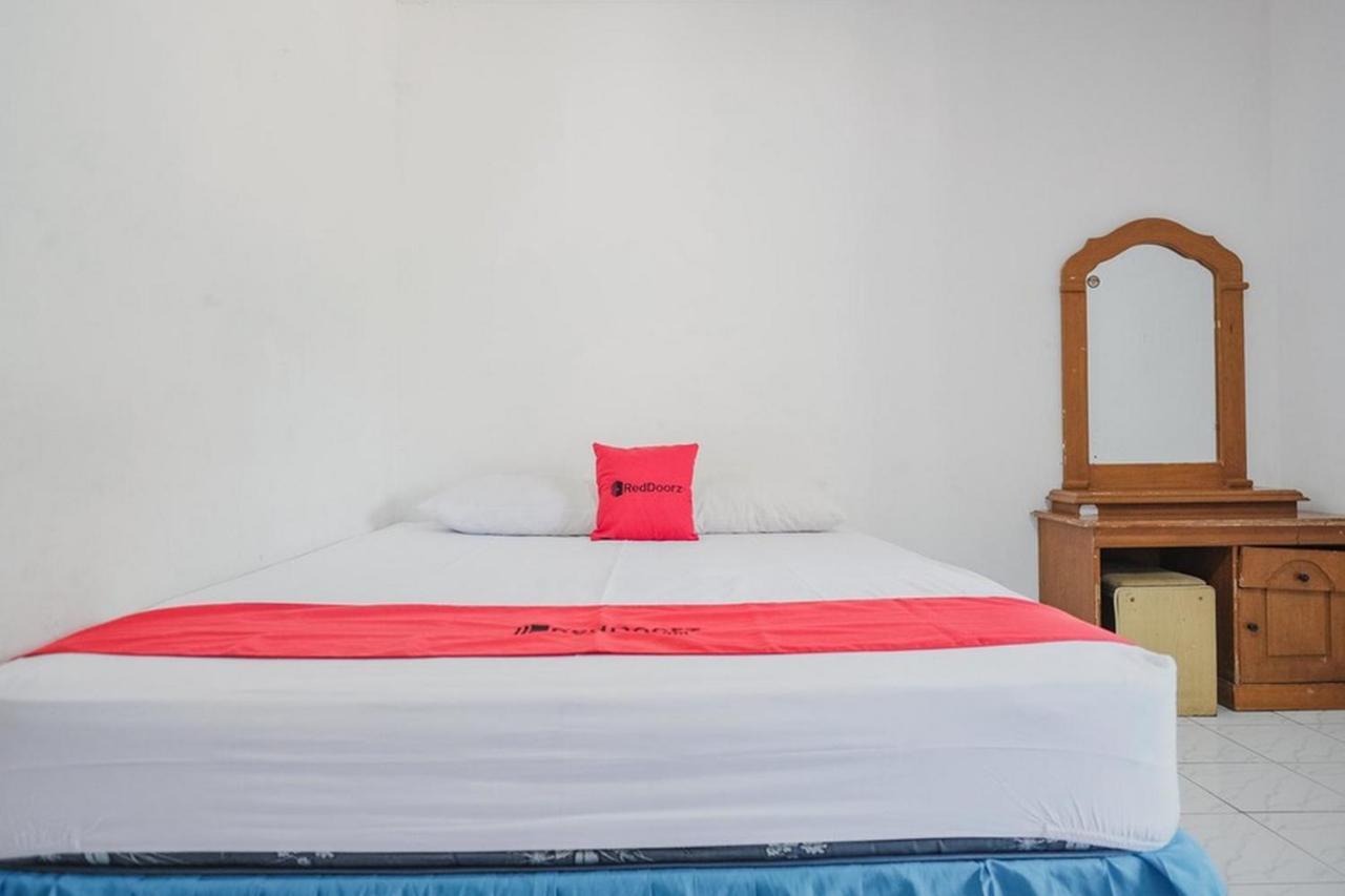 Reddoorz Near Pantai Florida Anyer Hotel Serang Exterior photo